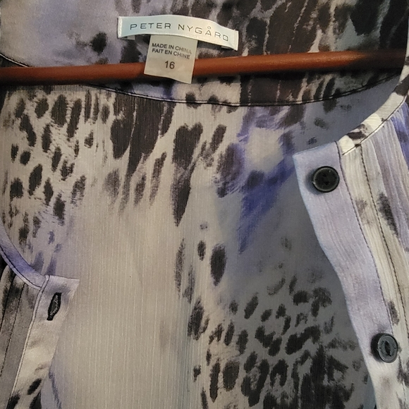 Ladies Peter Nygard blouse - Picture 2 of 2